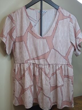 Mary Square Mauve & Cream Abstract Patterned V-Neck Peplum Blouse size Medium